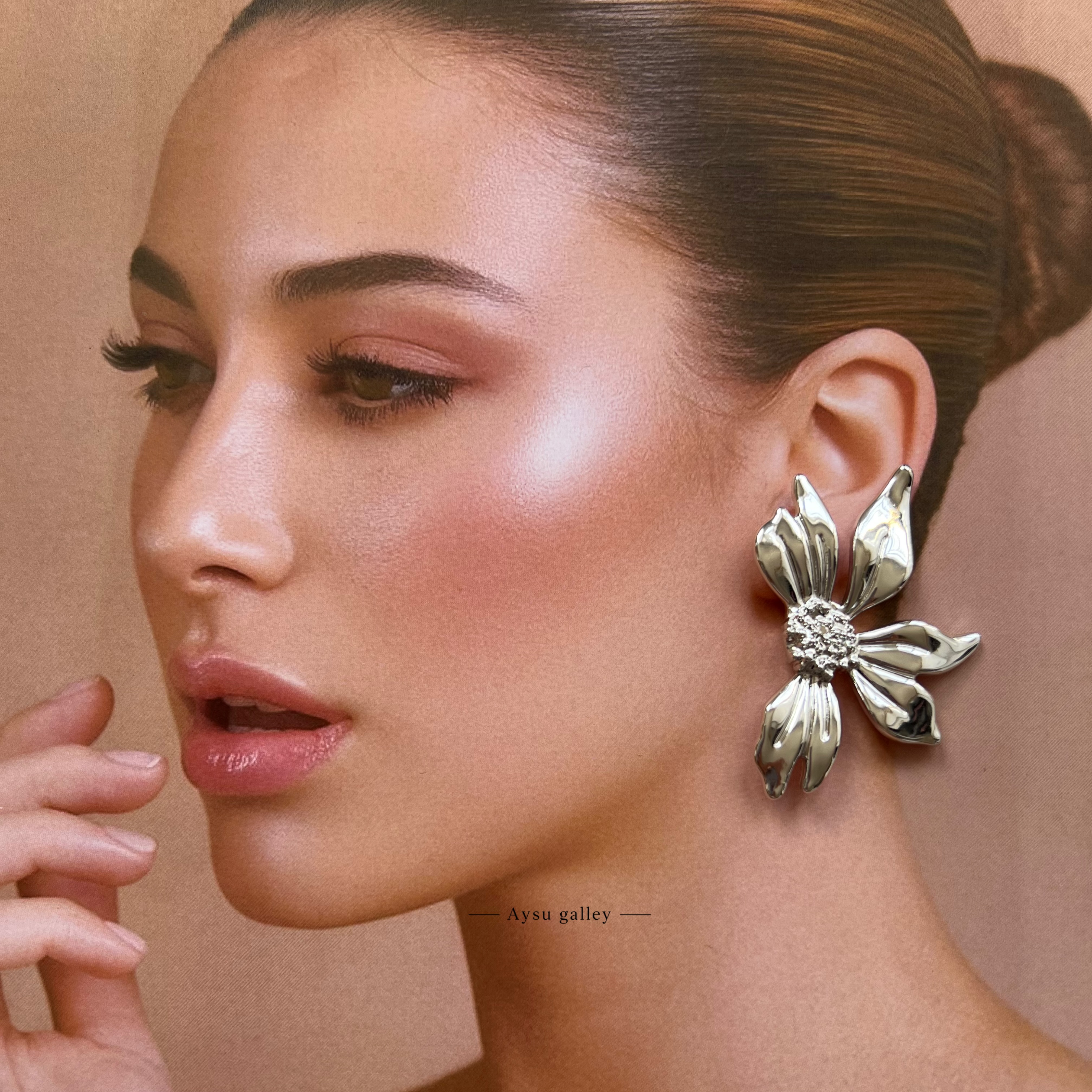گوشواره مدل گل دفرمه پنج پر