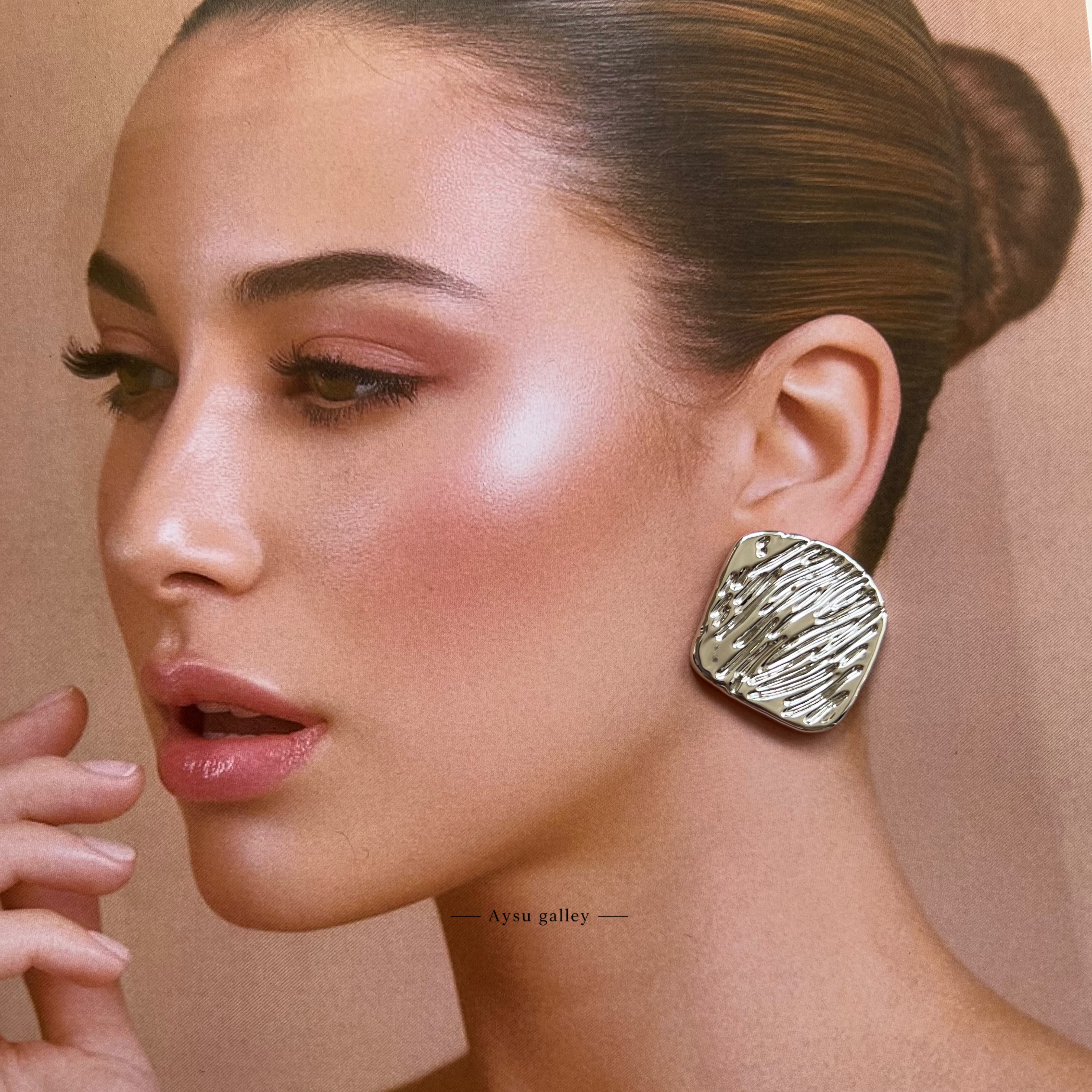 گوشواره مربع دفرمه شیاری